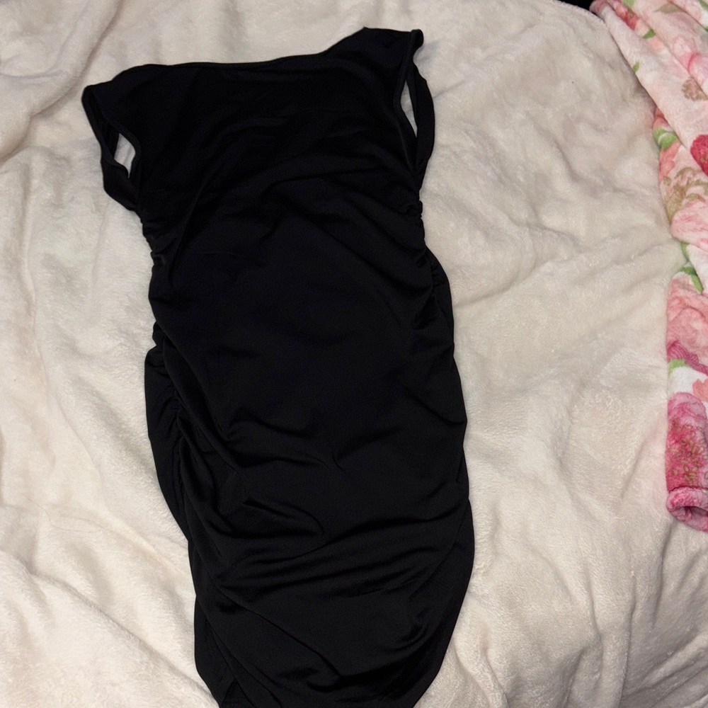Elegant Black Sleeveless Dress